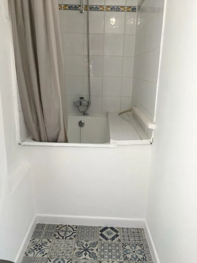 Apartment Studio Centre Ville Cannes 200 Metres Des Plages Du Midi