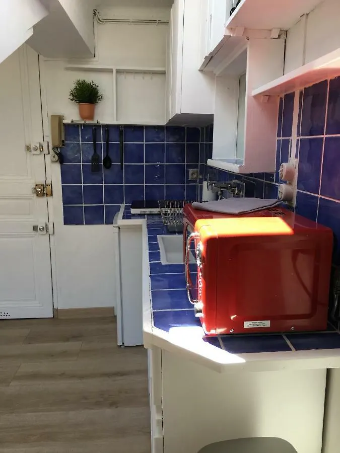 Apartment Studio Centre Ville Cannes 200 Metres Des Plages Du Midi