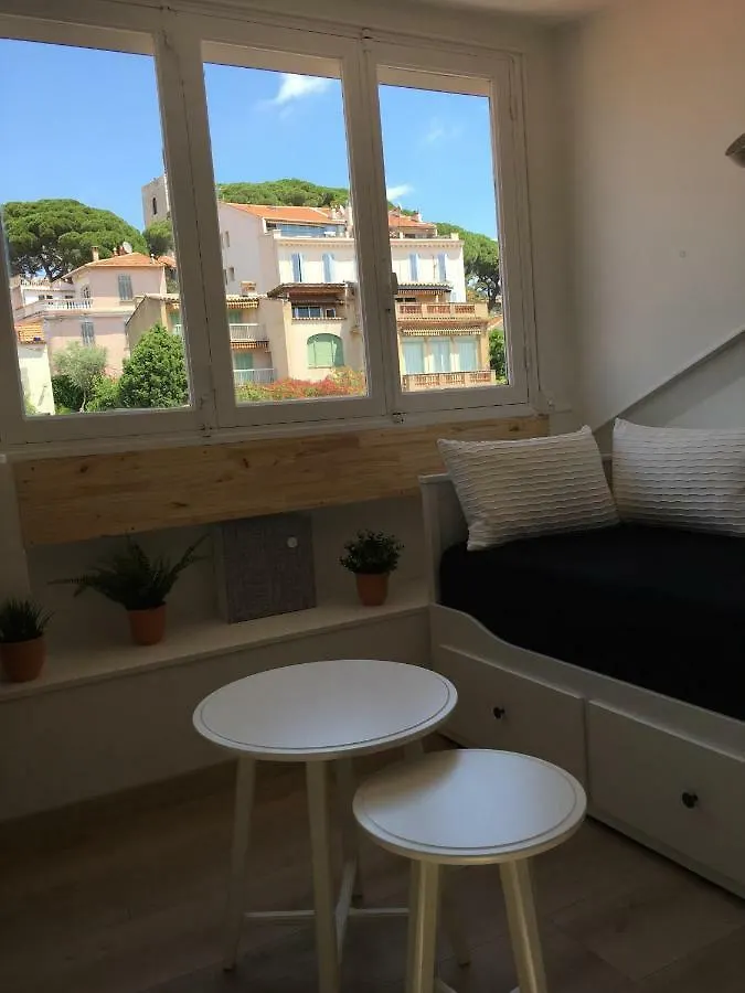 Studio Centre Ville Cannes 200 Metres Des Plages Du Midi Apartment